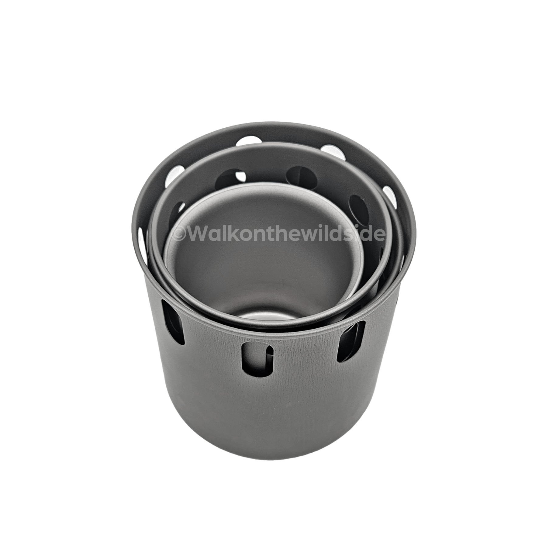 Toaks Wood Burning Stove Small mit Snow Peak H200 Mug darin